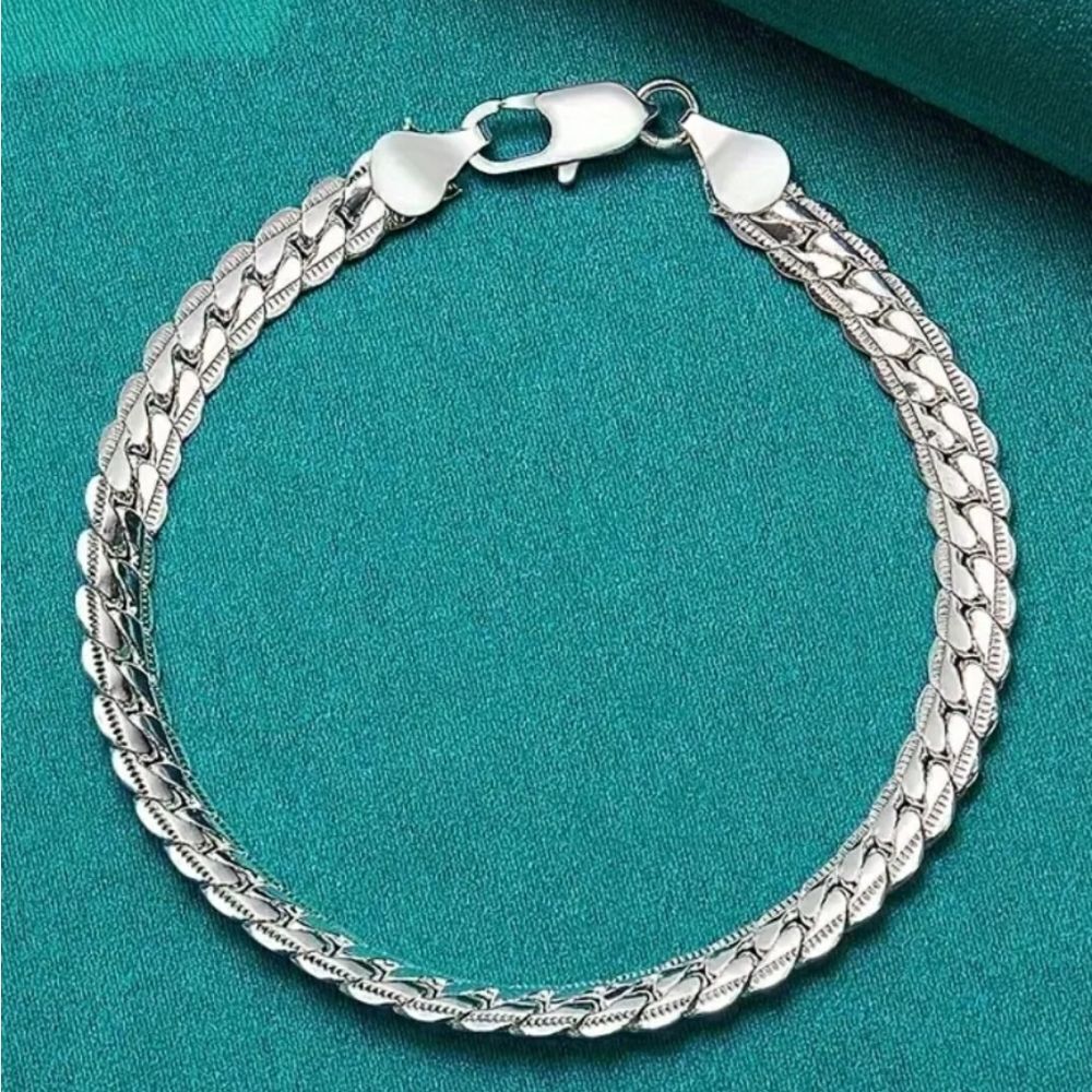 Gorgeous Unisex 925 sterling silver bracelet.